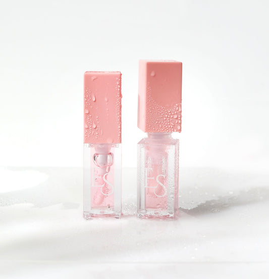 Unlock the Secret to Perfect Lips with Our Plumptious Peach Lip Oil